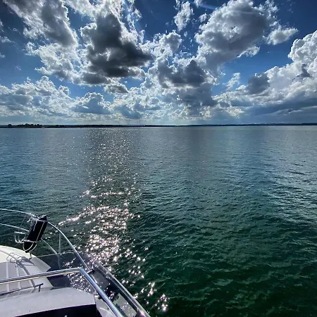 Yacht Queen B Houseboat Sopot